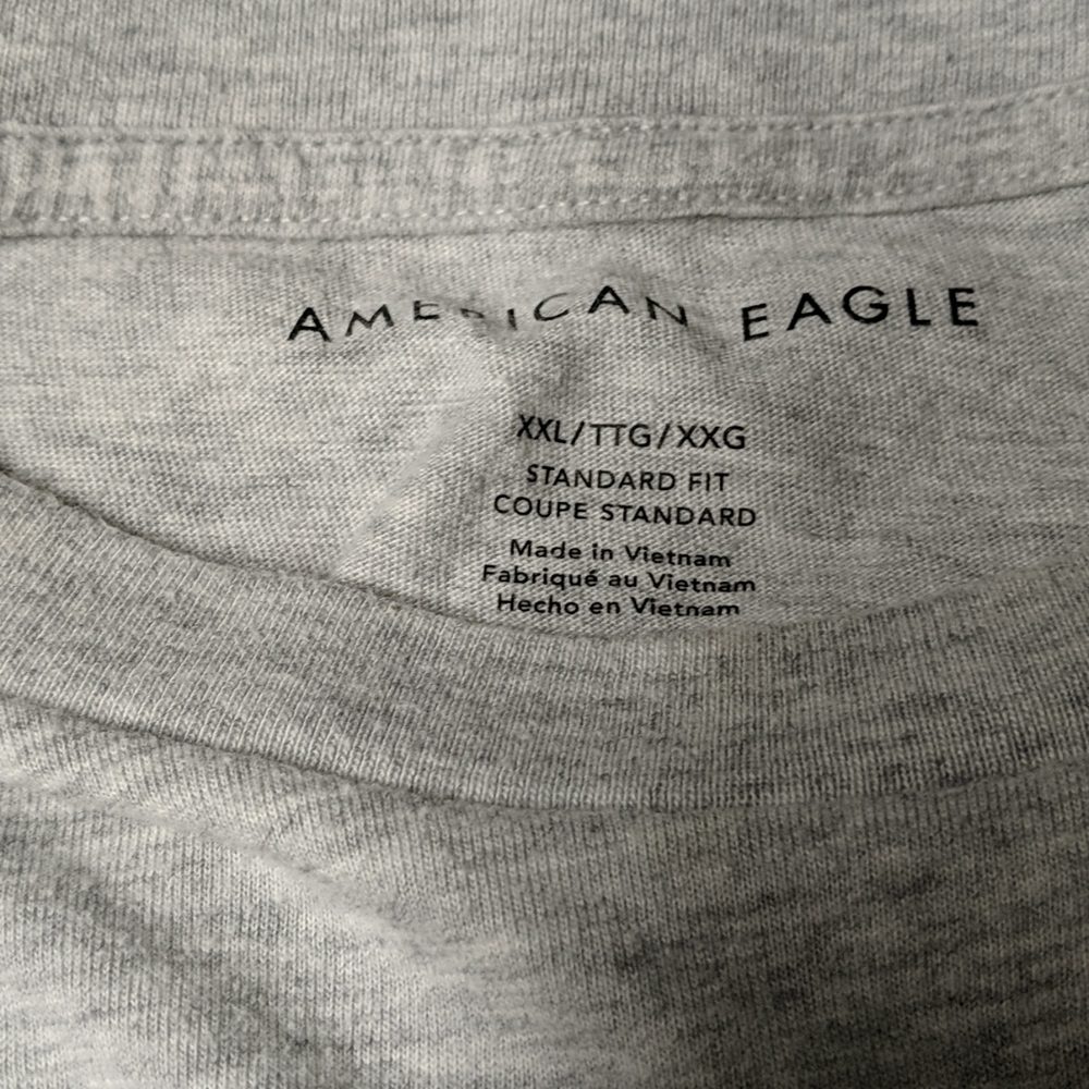 Pair of American Eagle LOVE T-shirts XXL - Picture 5 of 7